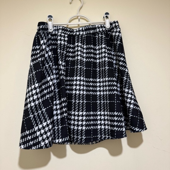 Women’s SHEIN Black and White Plaid Alternative Academia Skirt Size 2X - Picture 12 of 14